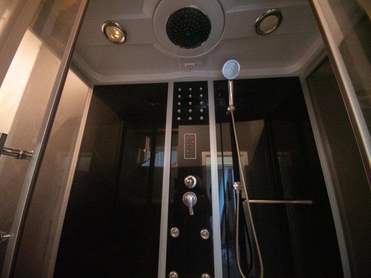Hostel Oder Ferienwohnung 1-16 Personen Im Blauen Haus フェーマルン エクステリア 写真